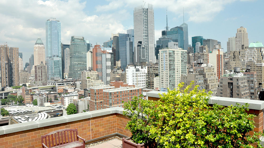 Hudson Yards High-Floor Gem | Convertible 2BR in Prime Manhattan Location! - Photo 4