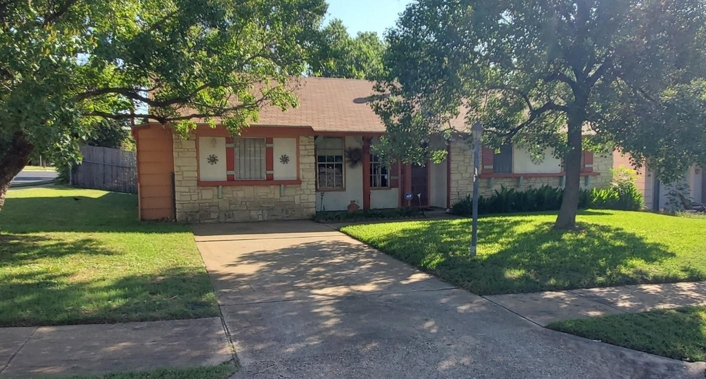 1806 Cherry Orchard Dr - Photo 1