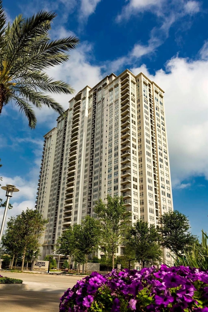 1200 Post Oak Blvd - Photo 0