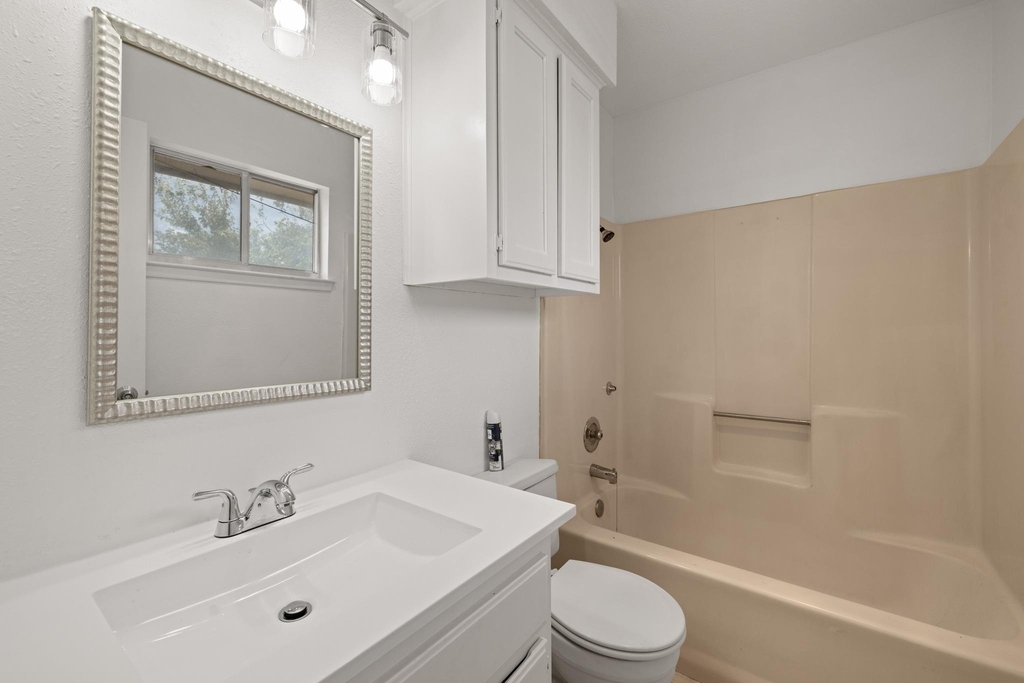 2401 Singletree Ave - Photo 15