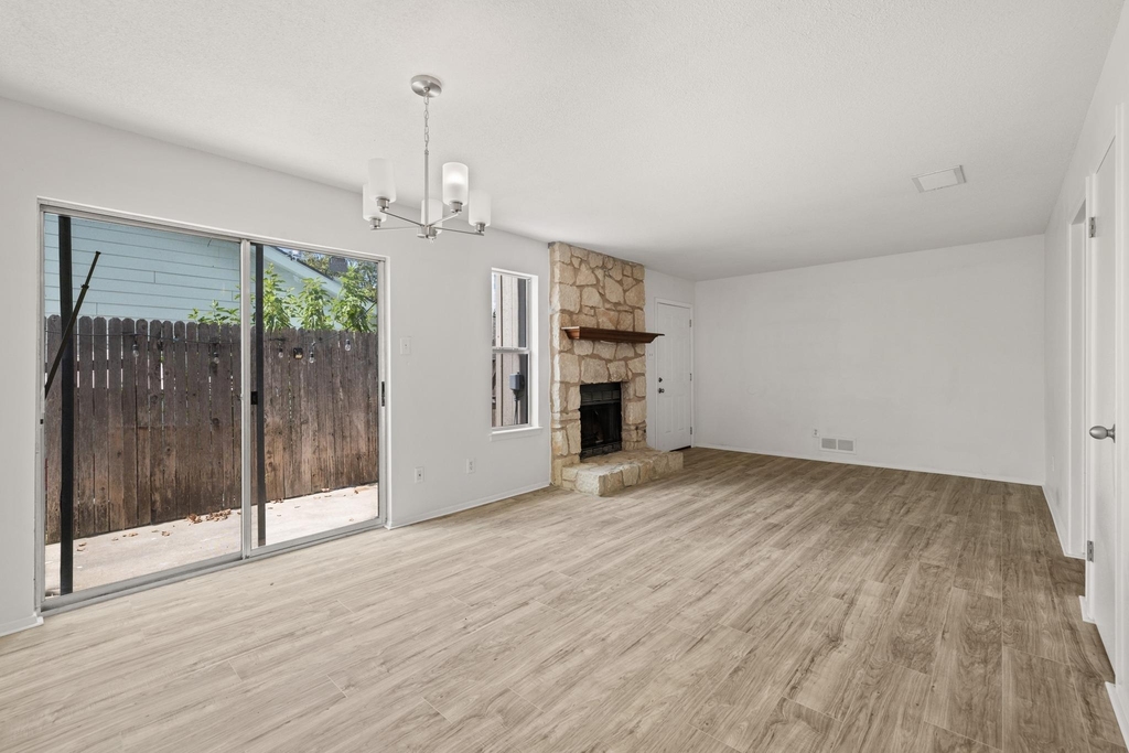 2401 Singletree Ave - Photo 8