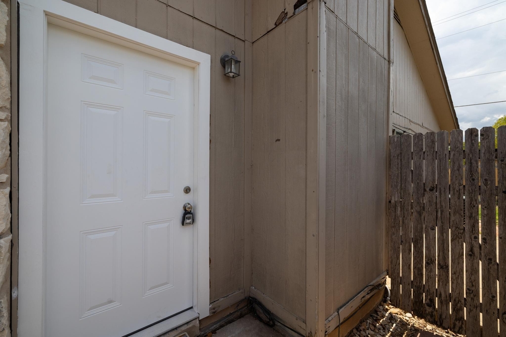 2401 Singletree Ave - Photo 4