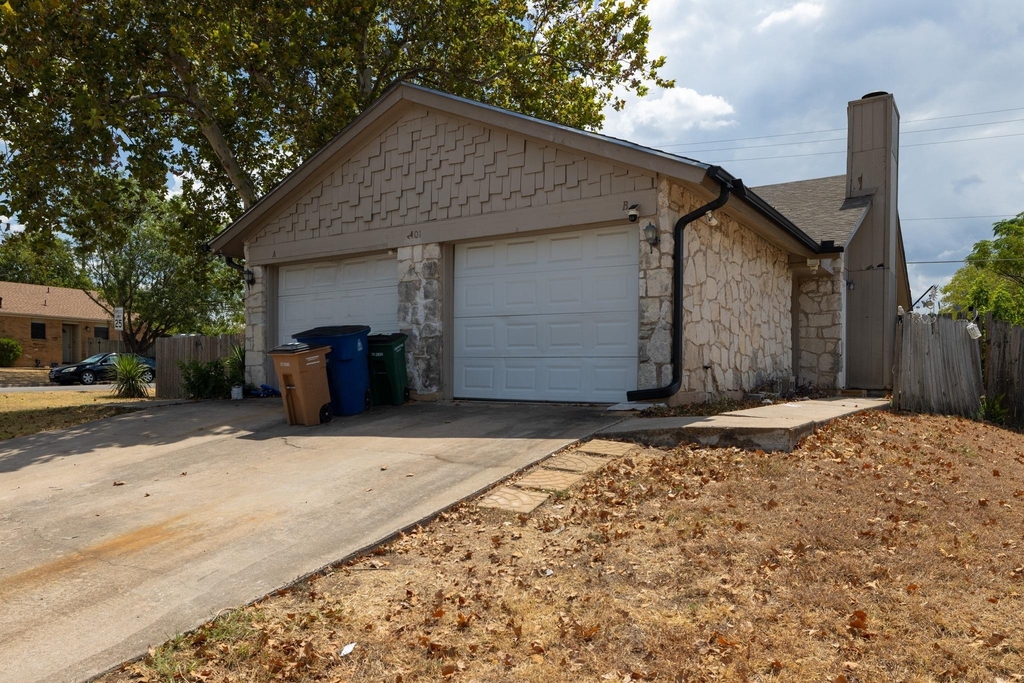 2401 Singletree Ave - Photo 1