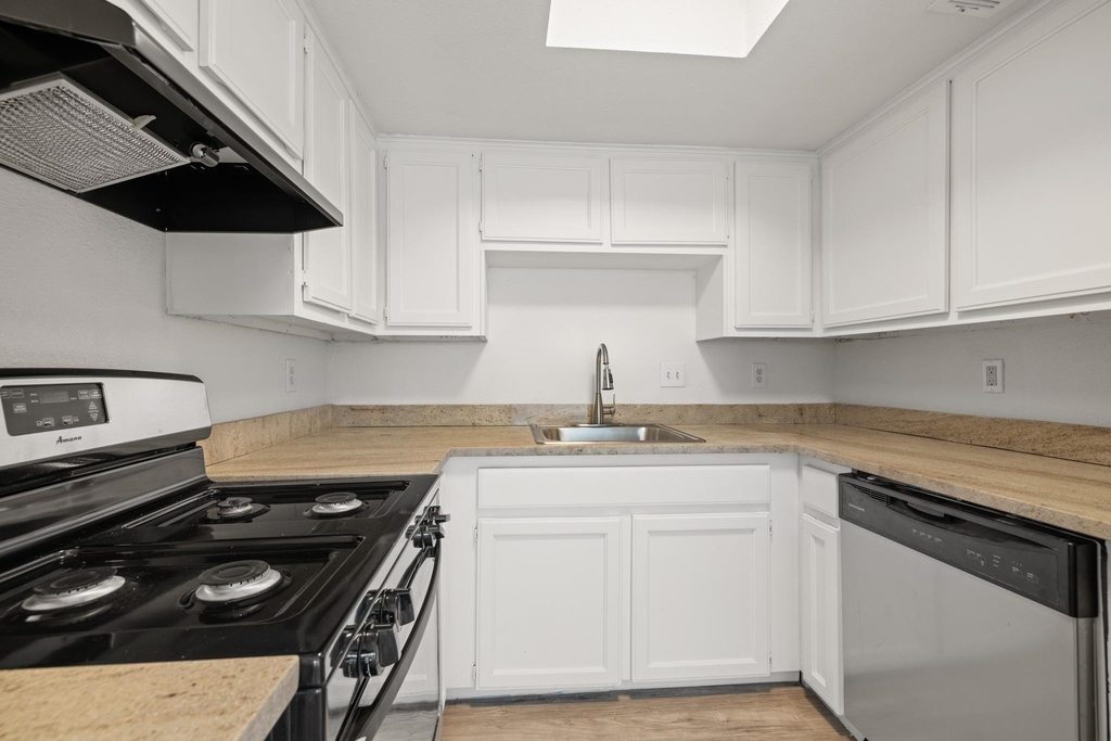 2401 Singletree Ave - Photo 11