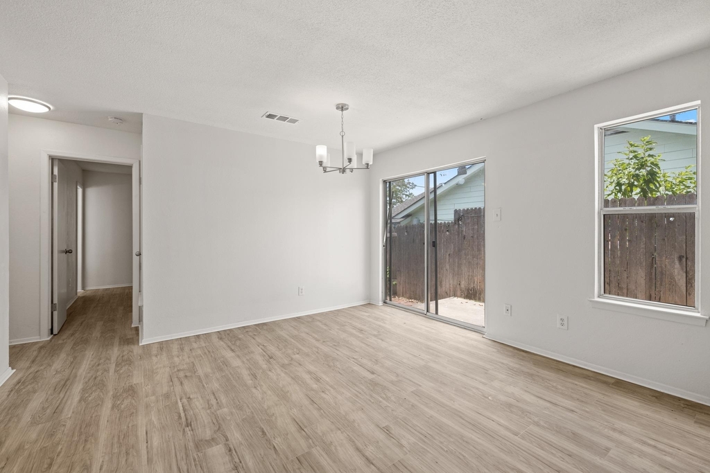2401 Singletree Ave - Photo 7