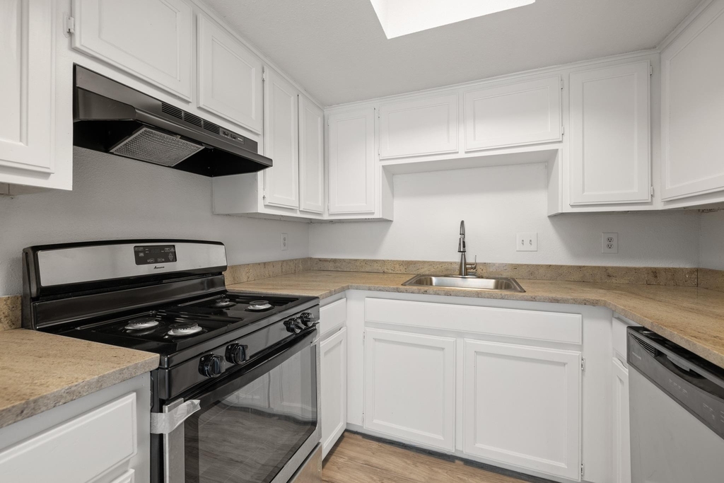 2401 Singletree Ave - Photo 10