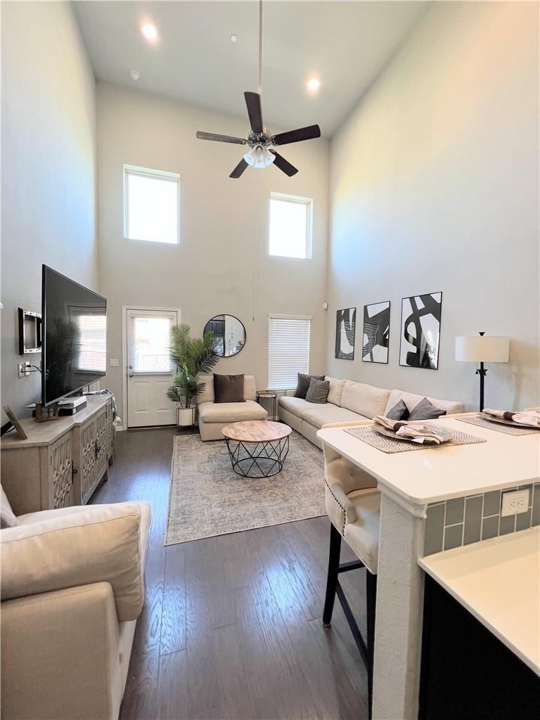 2214 S Lakeline Blvd - Photo 2