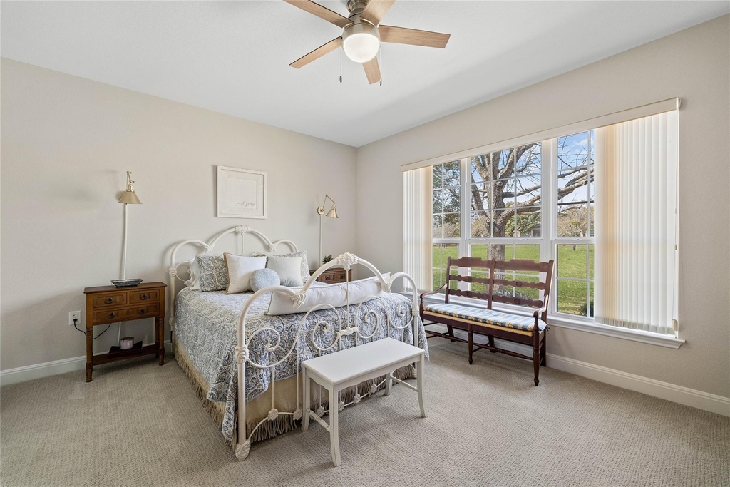 210 Crockett Ln - Photo 11