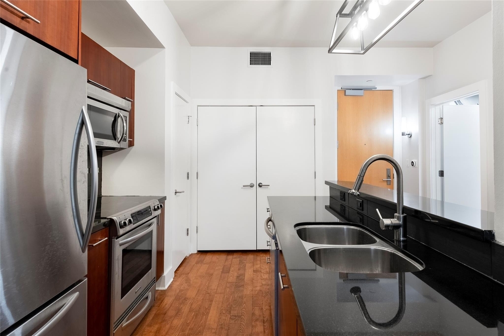 603 Davis St - Photo 6