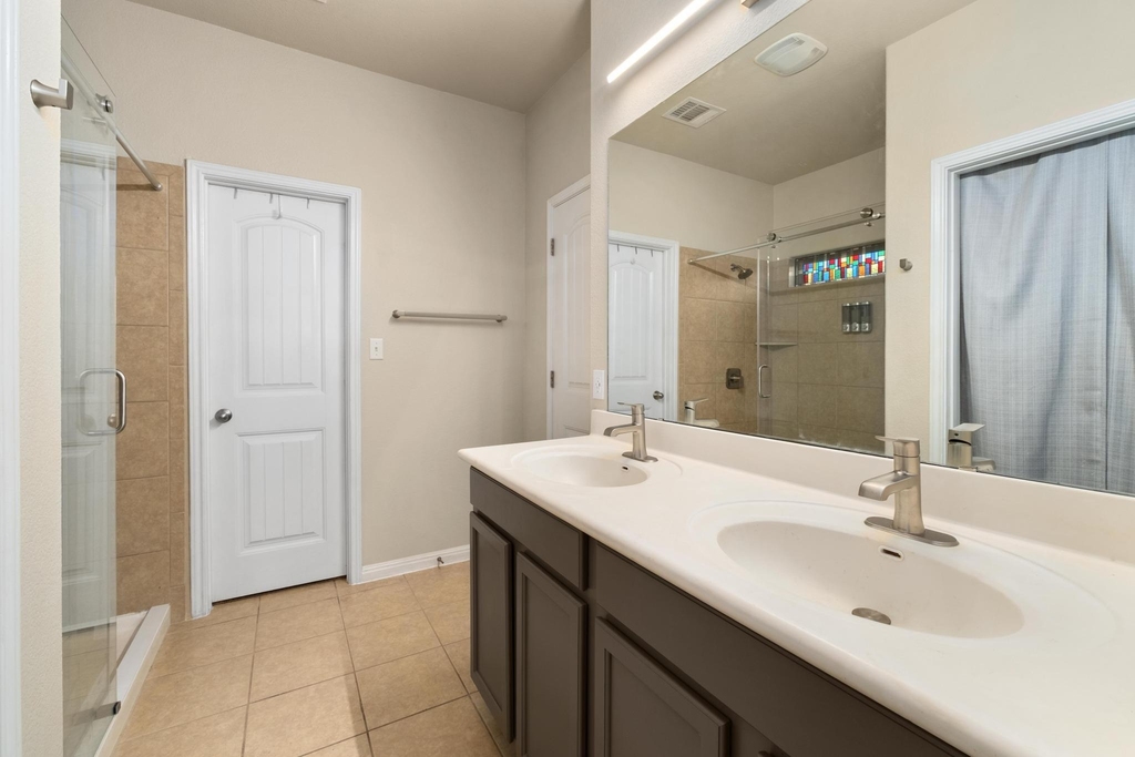 193 Camden Cv - Photo 18