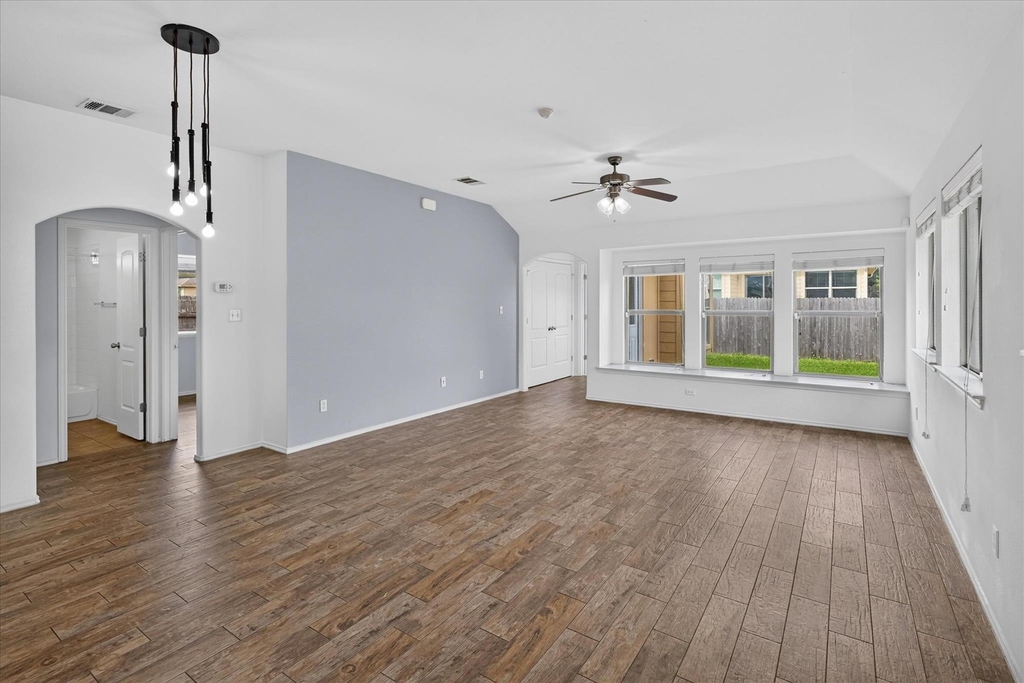 15111 Parrish Ln - Photo 4