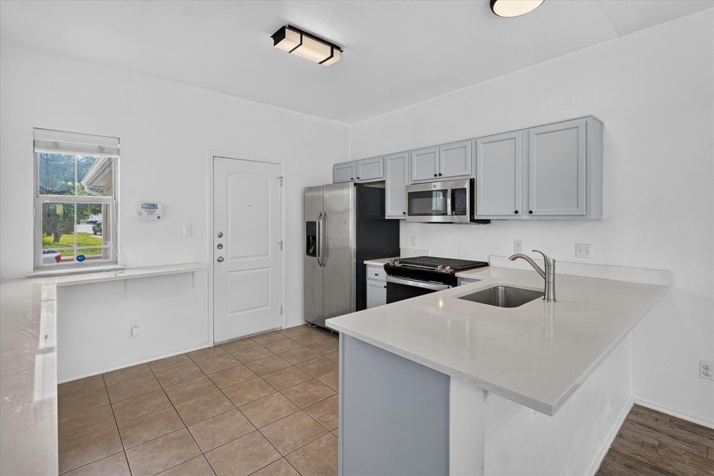 15111 Parrish Ln - Photo 8