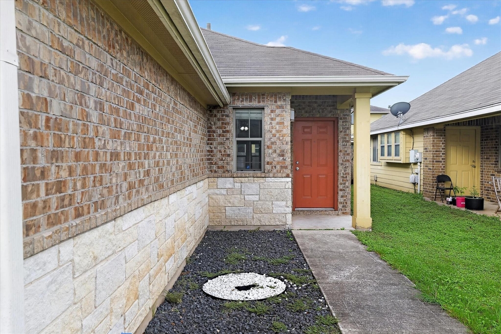 15111 Parrish Ln - Photo 2