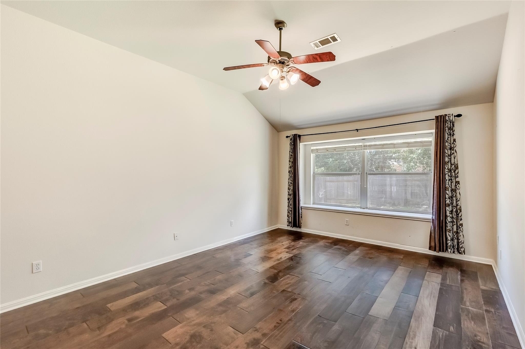 15220 Fernhill Dr - Photo 20