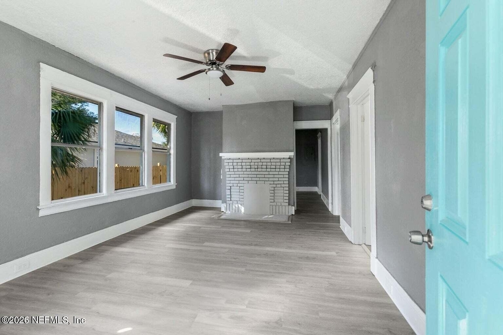 1711 E 27th Street - Photo 3