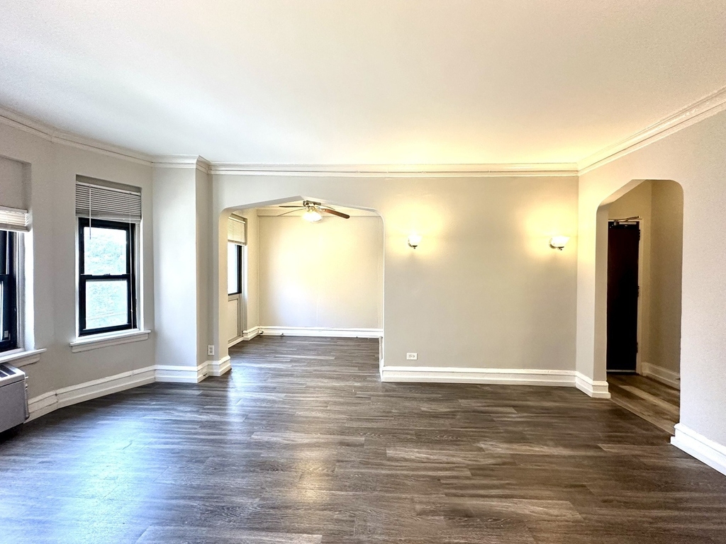 1033 W Loyola Avenue - Photo 2