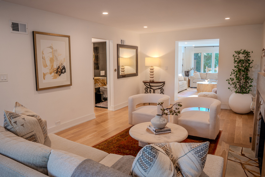 4738 W Pratt Avenue - Photo 2
