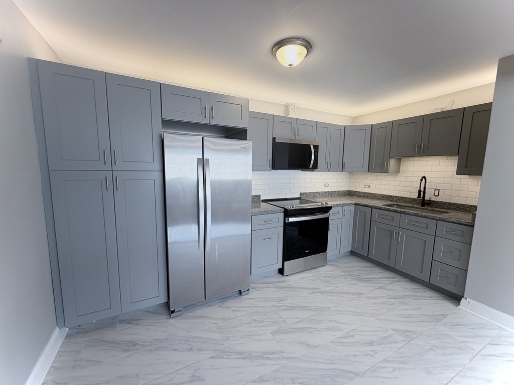 2069 N 18th Avenue - Photo 4