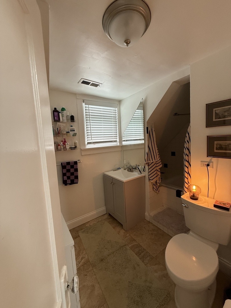 1928 W Barry Avenue - Photo 11