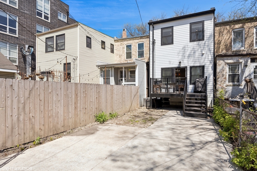 2347 W Altgeld Street - Photo 16