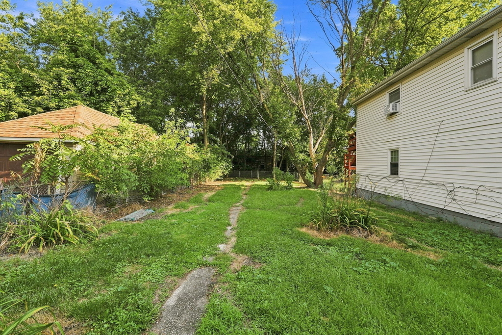 310 E 138th Street - Photo 24