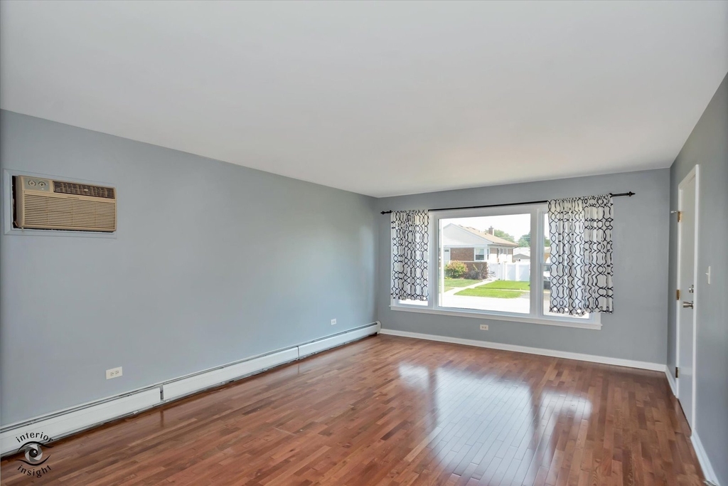 9628 Kilpatrick Avenue - Photo 3