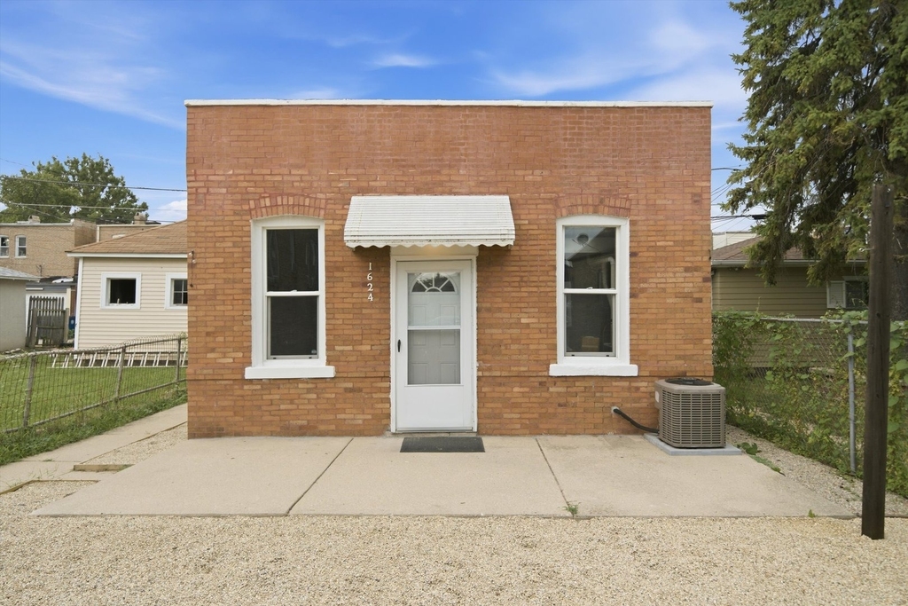 1624 S 59th Court - Photo 0