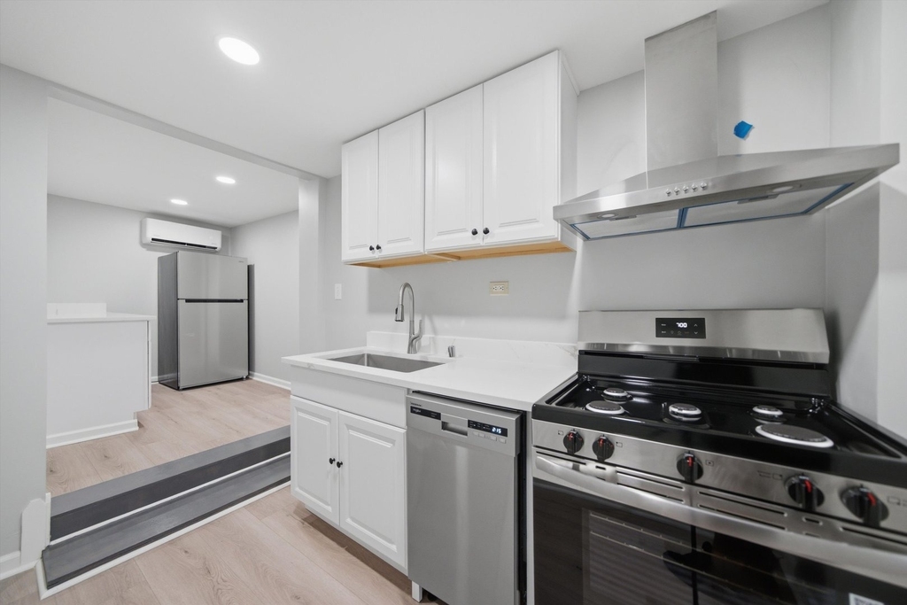 1624 S 59th Court - Photo 9