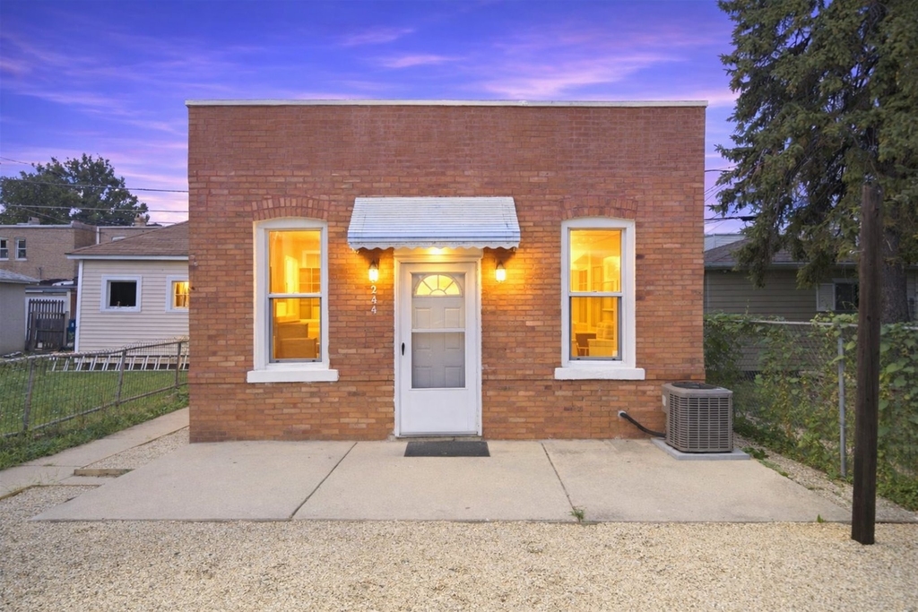 1624 S 59th Court - Photo 1