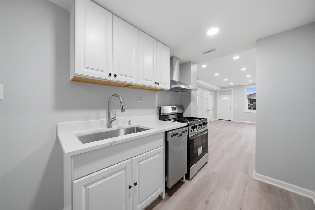 1624 S 59th Court - Photo 8