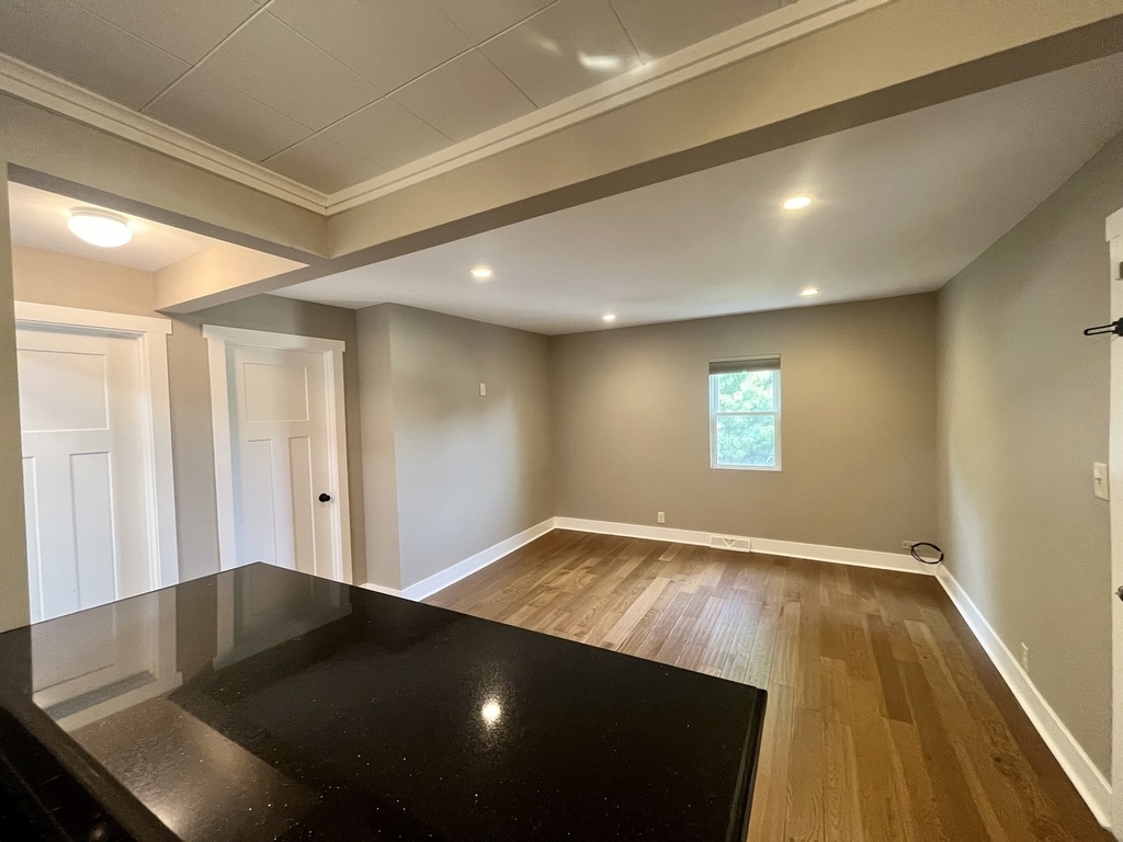403 Lincoln Avenue - Photo 5