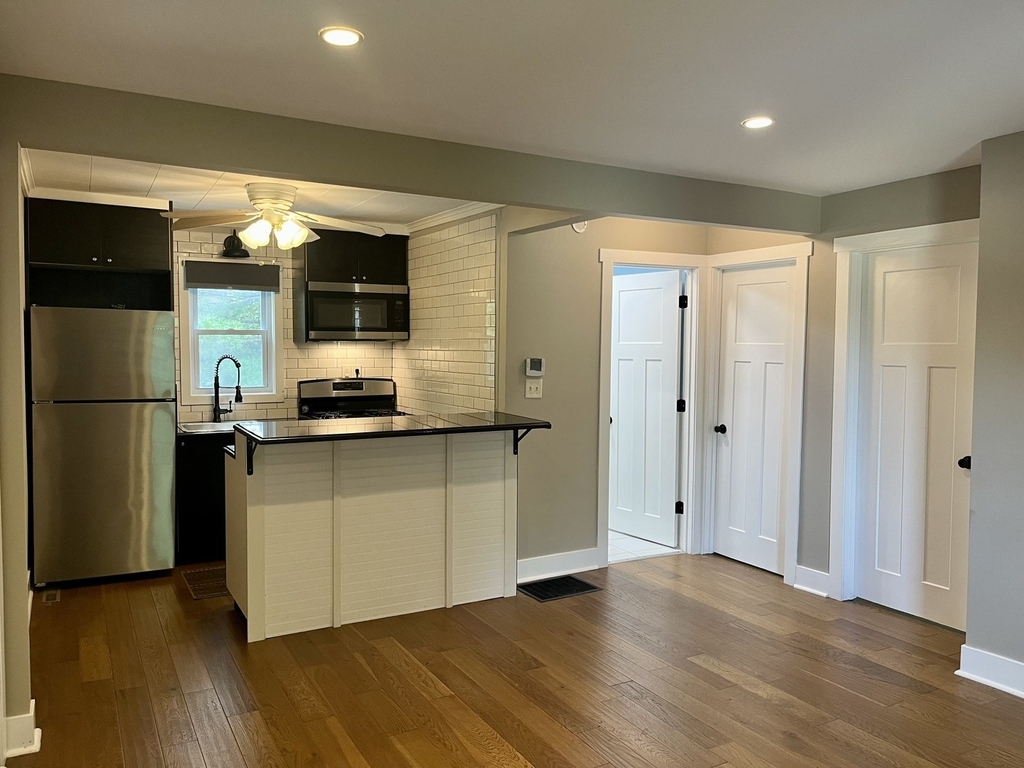 403 Lincoln Avenue - Photo 4