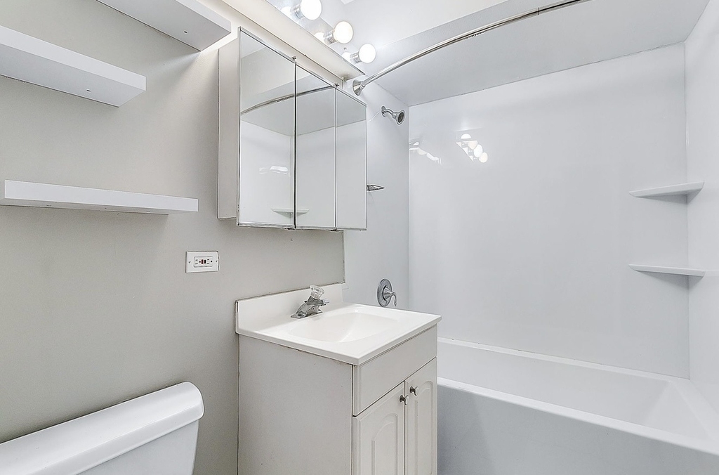 4410 W 111th Street - Photo 6