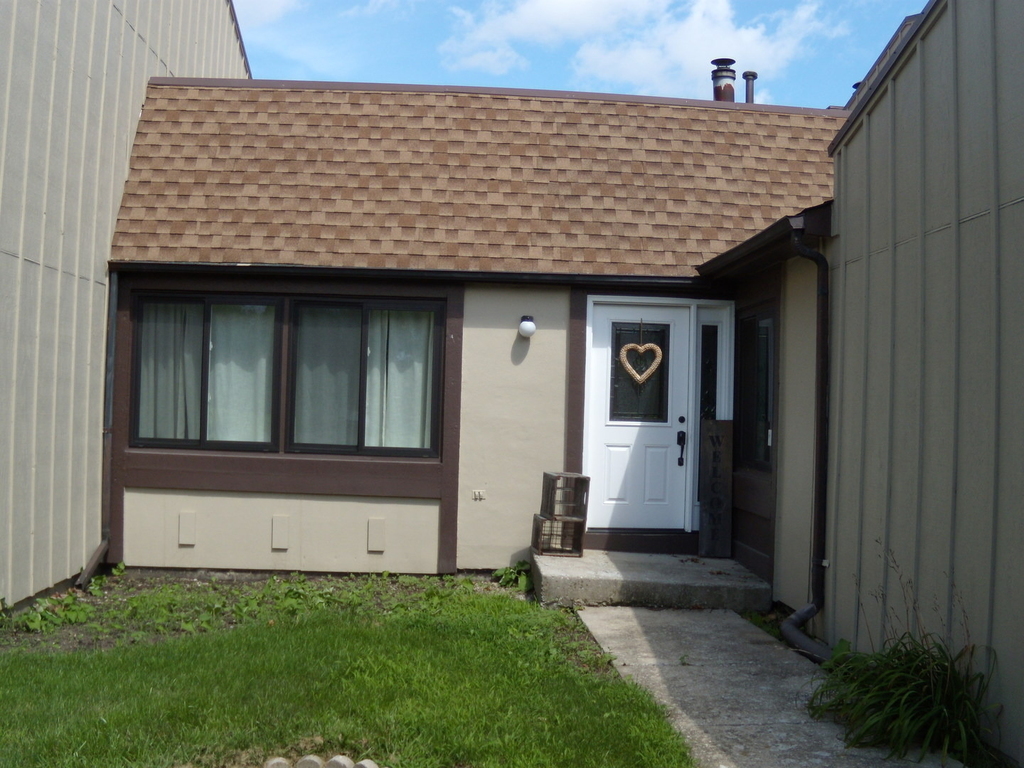 61 Westwood Square - Photo 0