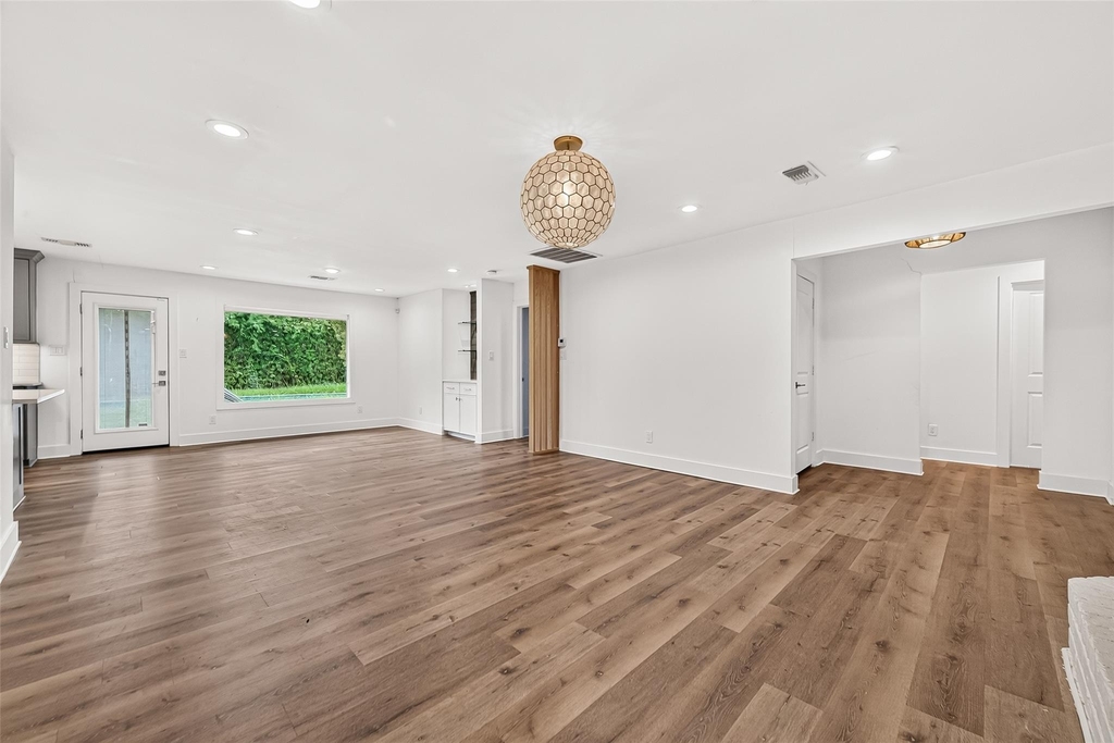 10819 Oasis Drive - Photo 6