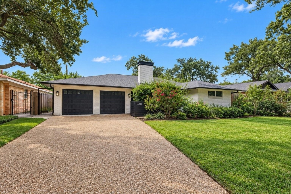 10819 Oasis Drive - Photo 1