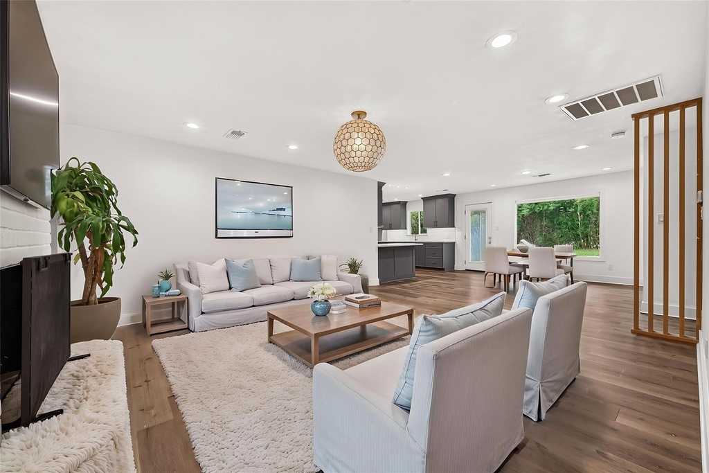 10819 Oasis Drive - Photo 4