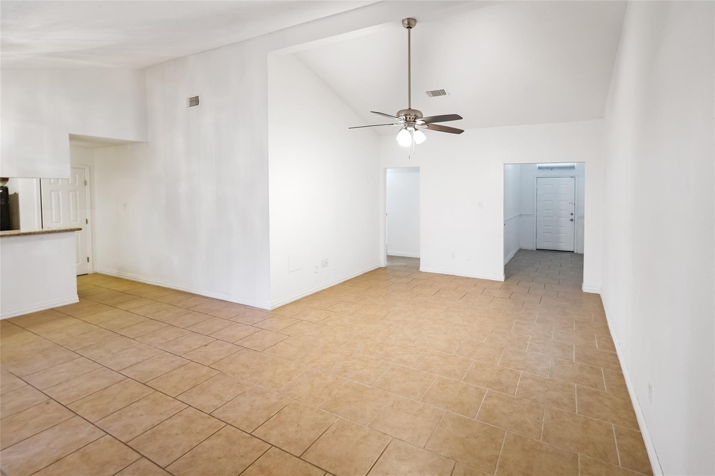 2107 Hazlitt Drive - Photo 2