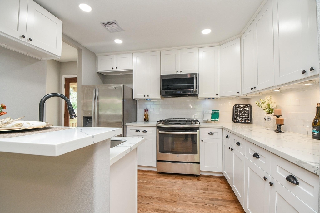 311 E 35th Street - Photo 12