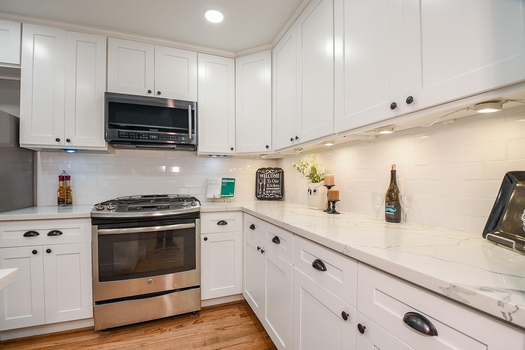 311 E 35th Street - Photo 15