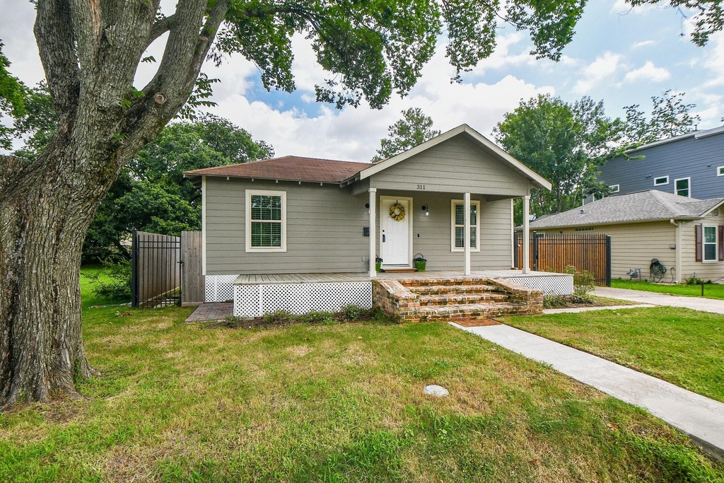 311 E 35th Street - Photo 31