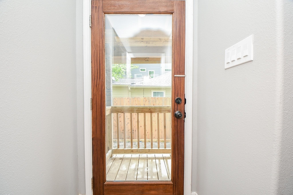 311 E 35th Street - Photo 26