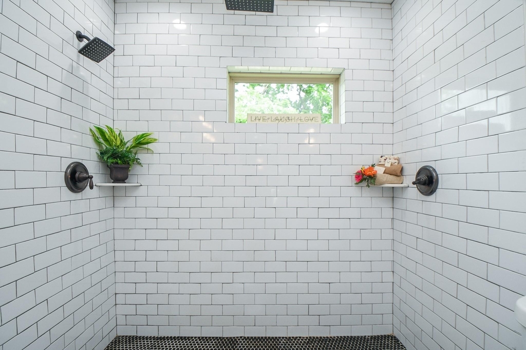 311 E 35th Street - Photo 23