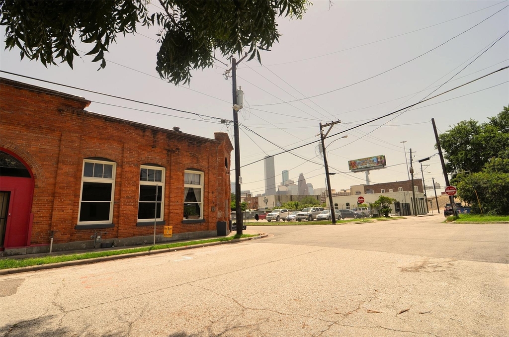 1310 Nance Street - Photo 15