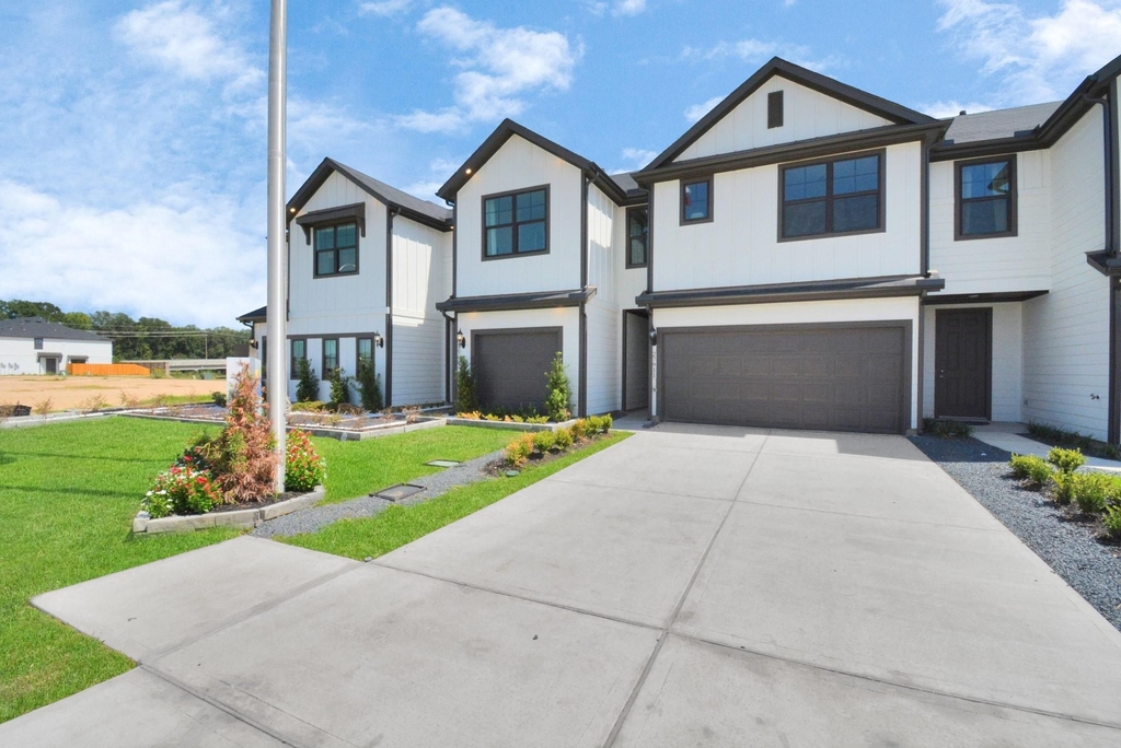 27911 Western Creek Court - Photo 0
