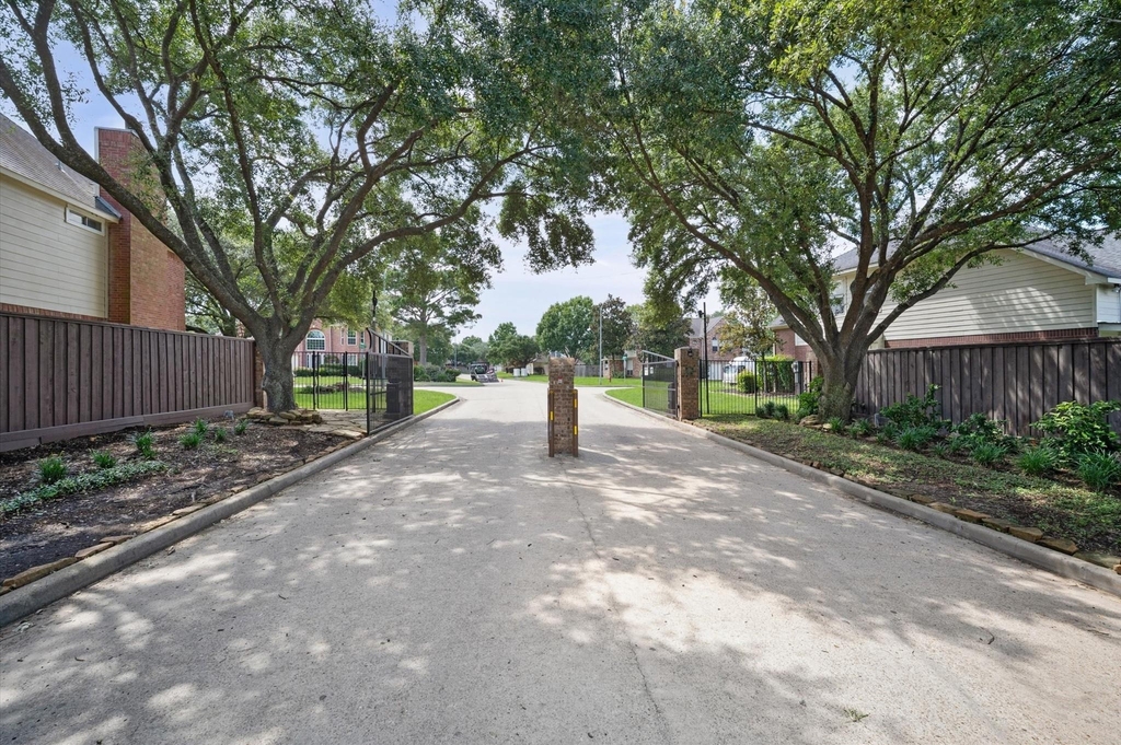11906 Helene Court - Photo 39