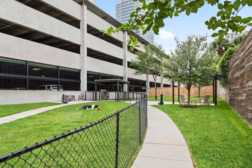 1200 Post Oak Boulevard - Photo 20