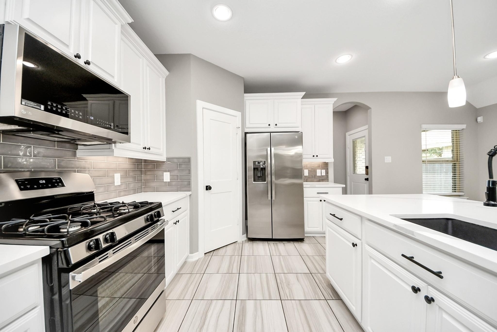 16011 Monument Hill Crossing - Photo 14