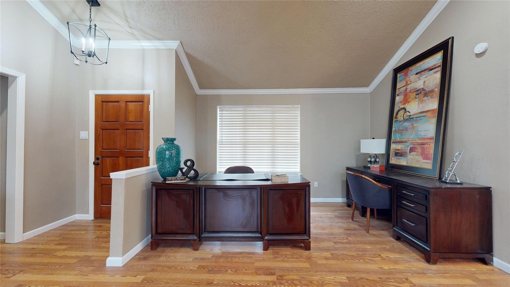 1022 Manorglen Drive - Photo 8