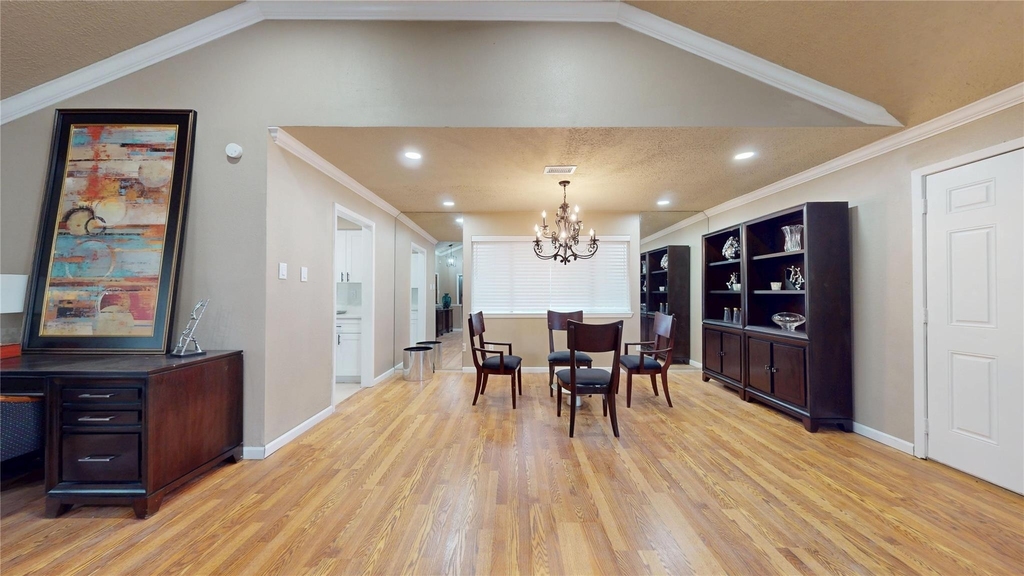 1022 Manorglen Drive - Photo 11